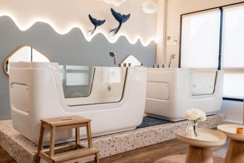 Baby spa espace baignoire bleu bois