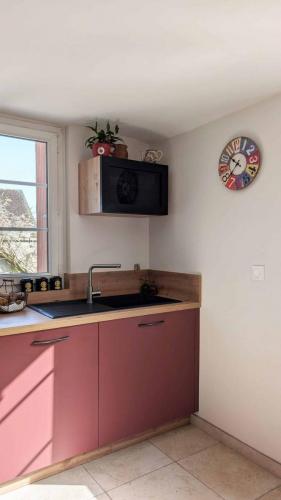 cuisine modernisée terracotta bois optimisation espace roncherolles