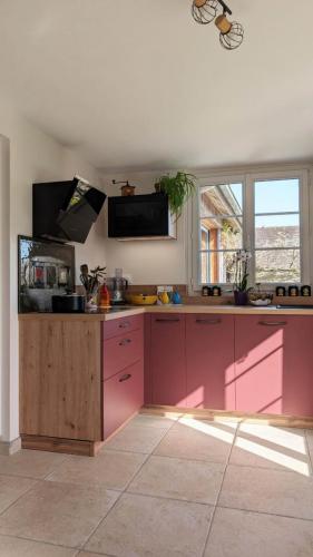 cuisine modernisée terracotta bois optimisation espace roncherolles