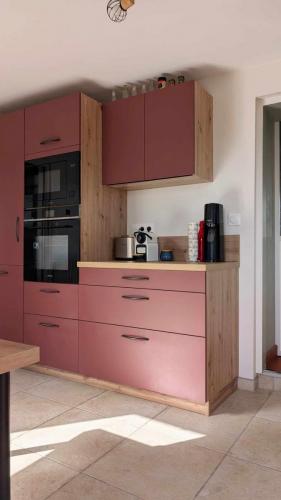 cuisine modernisée terracotta bois optimisation espace roncherolles