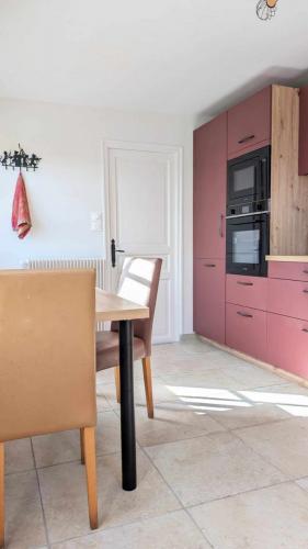 cuisine modernisée terracotta bois optimisation espace roncherolles