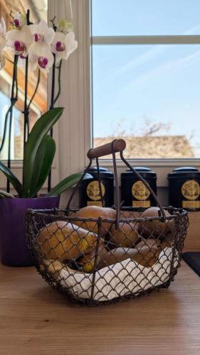 cuisine modernisée terracotta bois optimisation espace roncherolles